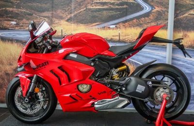 Ducati Panigale V4 trình làng tại Malaysia, giá hơn 762 triệu đồng
