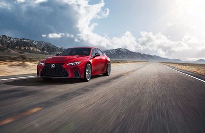 Lexus IS 500 F Sport Performance ra mắt tại Nhật Bản với động cơ V8