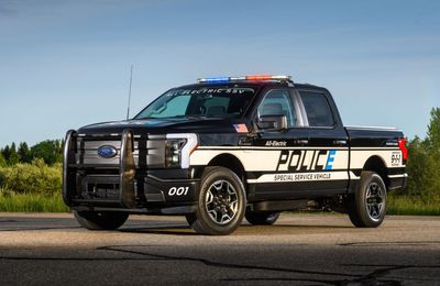 Ford F-150 Lightning Pro SSV 2023 – Xe bán tải điện 580 mã lực dành cho cảnh sát