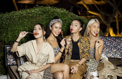 Tiên Nguyễn, Châu Bùi tại sự kiện ra mắt BST TB Summer Monogram ở Singapore