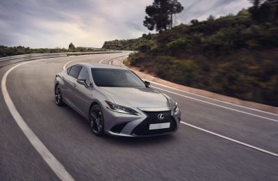 Lexus ES 2023 ra mắt, có thêm phiên bản mới