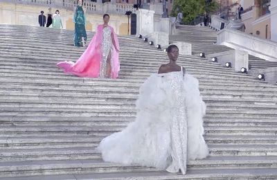 Valentino - Haute Couture Fall Winter 2022/2023: Khởi nguồn mới