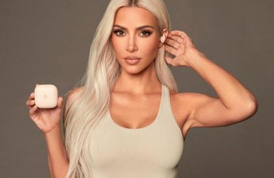 Kim Kardashian hợp tác cùng Beats ra mắt thiết kế tai nghe không dây mới