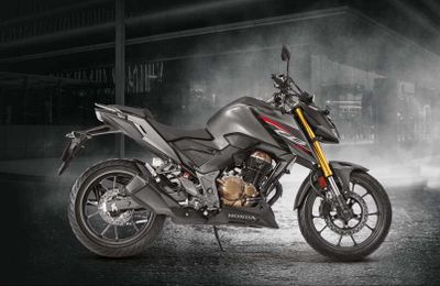 Honda CB300F 2022 có giá quy đổi chỉ từ 66,4 triệu đồng