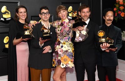 Taylor Swift thắng lớn với hàng loạt giải thưởng, sắp lấy giải “Nữ hoàng âm nhạc thập kỷ”
