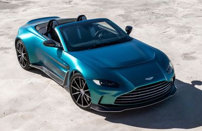 Aston Martin Vantage Roadster “khoe” động cơ V12 Twin-Turbo 690HP