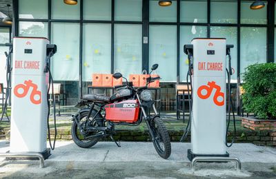Dat Bike ra mắt trạm sạc siêu nhanh dành cho xe máy