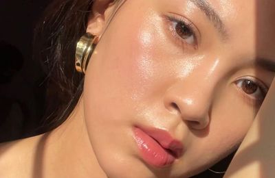 Tìm hiểu phương pháp “dưỡng ẩm bánh kẹp” trên Tiktok