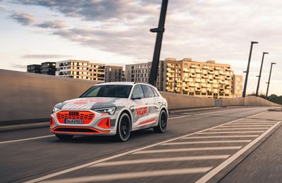 Audi E-Tron phiên bản nâng cấp được giới thiệu bản xem trước