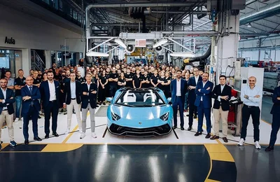 Chiếc Lamborghini Aventador cuối cùng chính thức xuất xưởng
