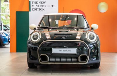 MINI Cooper S3 cửa Resolute Edition ra mắt khách hàng Việt