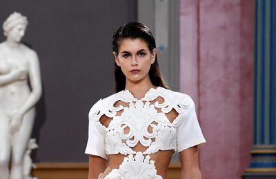 Bộ sưu tập Ready-to-Wear Valentino Xuân Hè 2024 chủ nghĩa nữ quyền