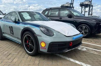 Ông Đặng Lê Nguyên Vũ mang Porsche 911 Dakar thứ 2 về Việt Nam?