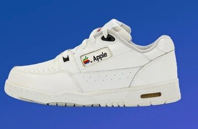 Giày thể thao Apple được rao bán với giá hơn 1 tỉ đồng