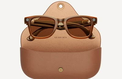 Kính Ray-Ban Meta tích hợp AI đang là tâm điểm của ngành thời trang