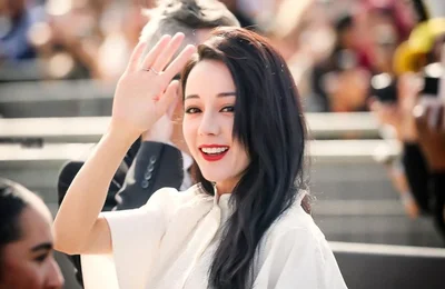 Địch Lệ Nhiệt Ba trở thành người phát ngôn toàn cầu của Dior