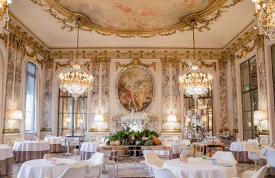 Bước vào khách sạn Le Meurice từng tổ chức tiệc cưới của Picasso