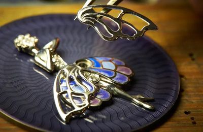 Các vũ công uyển chuyển trong thiết kế của Van Cleef & Arpels