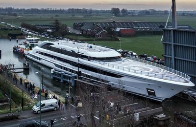 Siêu du thuyền của Heesen Yachts thu hút người dân Hà Lan