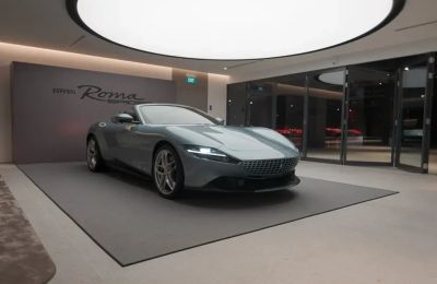 Siêu xe mui trần Roma Spider "50 năm có một" của Ferrari cập bến thị trường Đông Nam Á