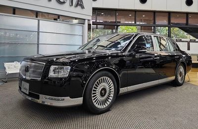 Ngắm vẻ đẹp 'cổ kính' của Toyota Century 2024