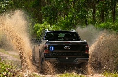 9 mẹo lái xe off-road chinh phục mọi địa hình