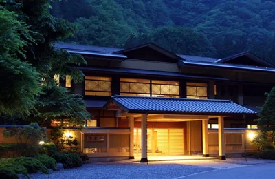 Nghỉ đêm ở khách sạn cổ nhất thế giới Nishiyama Onsen Keiunkan