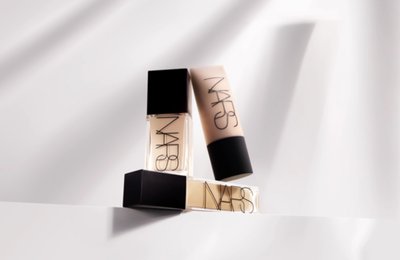 BST kem nền NARS Foundation Your Way giúp làn da phản chiếu ánh sáng