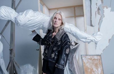 Thương hiệu thời trang Zara và campaign The Jacket đang gây tranh cãi