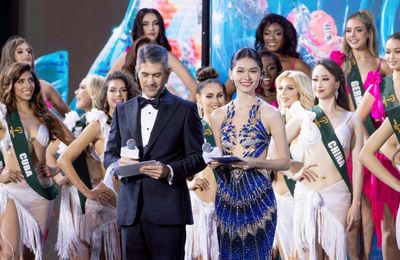 Á Hậu Thùy Dung tỏa sáng trong vai trò MC đêm chung kết Miss Earth 2023 được tổ chức tại Việt Nam
