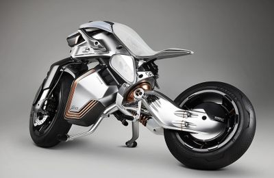 Sau 6 năm mô tô lai robot Yamaha Motoroid 2 trở lại, với trí thông minh nhân tạo