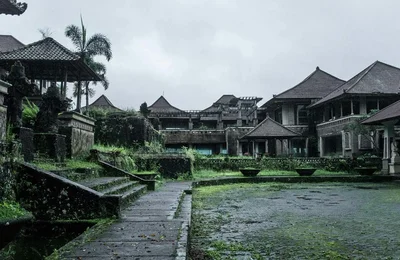 Bí ẩn khách sạn cao cấp PI Bedugul Taman Rekreasi chưa từng đón khách