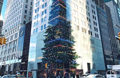 Cây thông ảo của Louis Vuitton tại tòa nhà 12 tầng ở New York