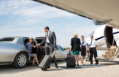 Tiếp viên hàng không kể bí mật chuyện phục vụ giới siêu giàu