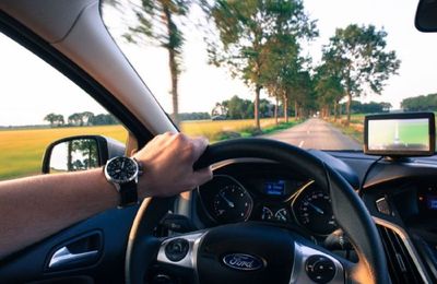 Những vật dụng cần thiết chắc chắn phải có trên xe ô tô khi du xuân đường dài