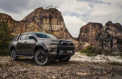 Toyota Hilux 2023 cập bến Việt Nam - Đạt chuẩn Euro 5