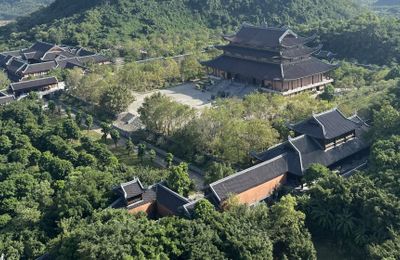 Du lịch Ninh Bình: Kỉ niệm lễ chùa Bái Đính đáng nhớ