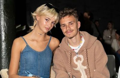 Romeo Beckham và bạn gái khoe phong cách ở London Fashion Week