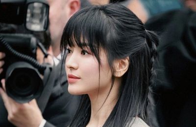 Song Hye Kyo gây sốt ở Milan Fashion Week