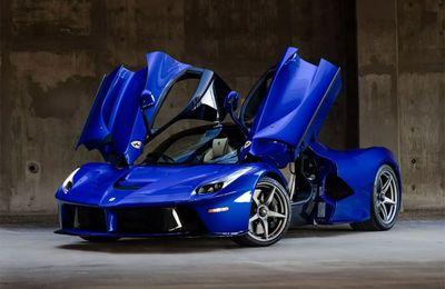 Đấu giá Ferrari LaFerrari 2014 lập kỷ lục tại RM Sotheby's