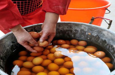 Du lịch Trung Quốc: Hoảng hồn với món trứng đồng nam ở Chiết Giang