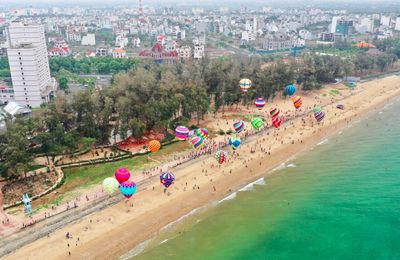 Rực rỡ sắc màu khinh khí cầu tại Phan Thiết