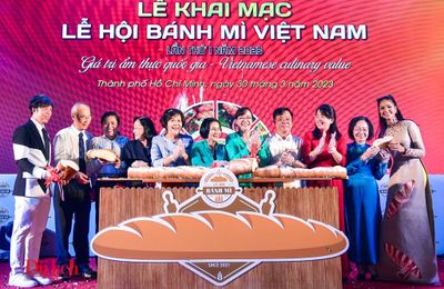 Người dân phấn khích với Lễ hội Bánh mì Việt Nam lần 1