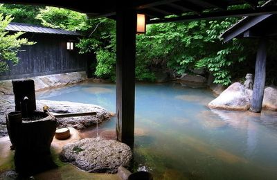 Khái niệm thư giãn Onsen và ryokan - du lịch truyền thống Nhật Bản