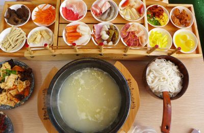 Độc lạ, ngon miệng đã mắt với món bún qua cầu Vân Nam, Trung Quốc