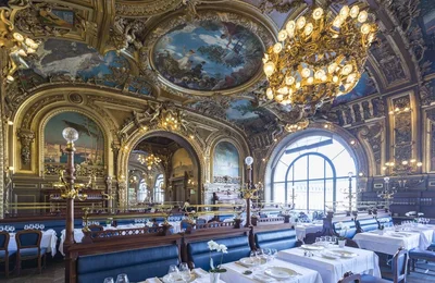 Nhà hàng Le Train Bleu hơn 120 tuổi như cung điện ở Paris
