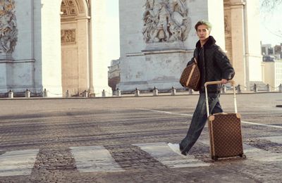 Jackson Wang và Louis Vuitton khám phá Paris với chiếc vali Horizon