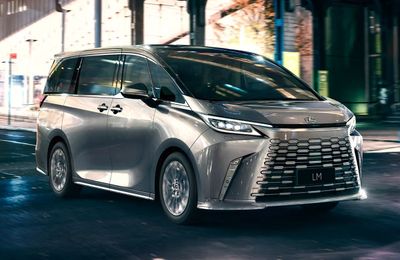 Ra mắt Lexus LM thế hệ mới - Penthouse trên bốn bánh xe