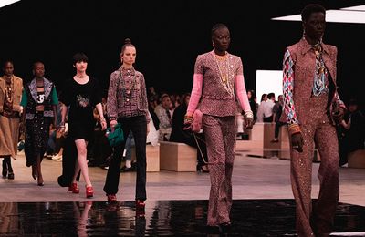 Ra mắt BST CHANEL Métiers d'Art 22/23 tại Tokyo Big Sight