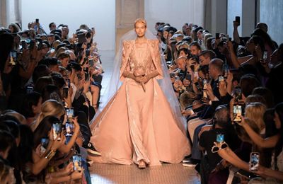 ELIE SAAB Couture Thu Đông 2023: Sự thanh lịch và duyên dáng